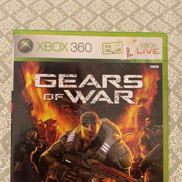 Xbox 360 Gears of War Bundle - Picture 3 of 12